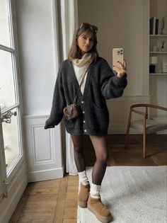 Cardigan Outfit Oversized, Oversized Cardigan Outfits, Oversize Cardigan Outfit, Ultra Aesthetic, Oversized Cardigan Outfit, Cardigan Aesthetic, Winter Mode Outfits, Cozy Fall Outfits, Cold Fits