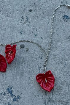 Flower Necklace Red | NA-KD Orchid Jewelry, Colorful Gemstones, Latest Jewellery Trends, Flowy Dresses, Flower Motifs, Necklace Red, Floral Accessories, Nature Inspired Jewelry, Statement Necklaces