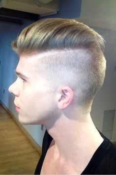 Zero fade Two Block Haircut, Growing Your Hair Out, Undercut Pompadour, Modern Men, Mohawk Hairstyles, Popular Haircuts, Corte De Cabelo Masculino, Moustaches, Undercut Hairstyles