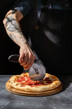 #foodphotographer #foodie #foodgasm #pizzaphotography #foodies Pizzeria Photoshoot, Pizza Pics For Instagram, Rat Photoshoot, Pizza Moodboard, Italian Pizza Aesthetic, Food Photoshoot Ideas, Pizza Shoot, Pizza Photoshoot, Pasta Photography