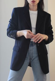 Incredibly beautiful vintage 100% cashmere dark blue blazer. Original horn buttons. Made in Italy. Perfect cut, super high qualità fabric. A timeless masterpiece. Excellent vintage conditions. Shoulder to shoulder 43 cm Bust 49 cm (X2) Length 71 cm Signed size 42 italian, 10 uk. Best fit from 6/8 uk (oversize), to 10 uk. Model's size 6 uk, h 163 cm. Blue Wool Blazer Women Outfit, How To Style Dark Blue Shirt, Dark Blazer Outfits For Women, Dark Blue Blazer Outfits For Women, Dark Blue Suit For Women, Blazer Blue Outfit, Navy Blue Blazer Outfits For Women, Style Blue Blazer, Dark Blue Blazer Outfit