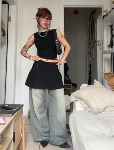 Skirt And Trousers Outfit, Skirt And Pants Combo, Tabi Shoes Outfit, Skirt Pants Outfit, Skirt Over Pants Outfits, Skirts Over Pants, Skirt Over Jeans, Skirt Over Pants, Artisanal Fashion