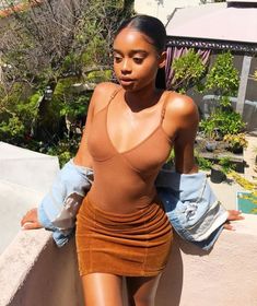 #goingout Actress Style, Outfit Denim, Casual Glam, Glam Outfit, Top Outfit, Crop Top Outfits, Ecology, Skin Tone