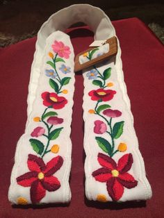 Original hand-made kalocsa embroidered belt. The belt buckle laquered wood. Cleaning wash hands, or cleaning the salon. Traditional Adjustable Embroidered Belts, Embroidered Belt, The Salon, Belt Buckle, Hungary, Belt Buckles, Hand Embroidery, Primary Colors, Belts