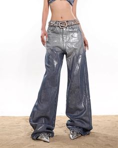 Wide pants made of shiny metallic material that creates a modern atmosphere.

The thick wide silhouette does not emphasize the line of your legs and makes it easy to maintain balance.

You can look stylish just by pairing it with a simple top.

◾️Model
Height/Weight: 167cm/50kg
Try-on size: L




Size (cm)
Length
Waist
Hip
Around the thighs


M
106
76
96
62


L
107
78
100
63


XL
108
80
104
64 Chic Spring Bottoms With Sheen, Party Pants In Metallic Color With Sheen, Trendy Metallic Summer Pants, Chic Sheen Bottoms For Spring, Metallic Sheen Pants For Party, Chic Spring Sheen Bottoms, Metallic Party Pants With Sheen, High Waist Metallic Pants For Summer, Shiny Wide Leg Bottoms For Spring