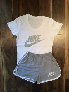 Wheretoget - Nike white tee-shirt and Nike grey shorts Nike Shorts And Top Set, Nike Shorts Outfit, Volleyball Clothes, Body Glow, Sports Outfits, Sleep Time, White Tee Shirts, Legging Outfits, Nikes Girl