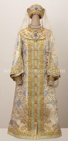 Боярский костюм Дом русской одежды Russian Dress, Russian Clothing, Court Dresses, Russian Culture, Queen Costume, National Costume, National Dress, Folk Dresses