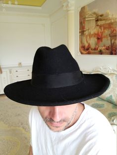 mens Hat mens Fedora Hat black Pillbox Hats Felt Hat vintage black Hat formal hats women Hat Classic Hat retro hat wide brim Hat winter hat diameter 57 сm Please refer to photos for details of condition. Condition: very good vintage note The color on the pictures may vary due to monitor settings and light reflections. Ready to ship Please do not hesitate to contact with me for any questions. Thank you for shopping today! Classic Black Flat Cap Felt Hat, Vintage Solid Felt Hat For Winter, Black Wool Fedora For Winter, Formal Winter Flat Cap Felt Hat, Vintage Black Wide Brim Fedora, Black Wide Brim Top Hat For Winter, Formal Winter Felt Flat Cap, Winter Formal Felt Flat Cap, Black Fedora Felt Hat For Winter