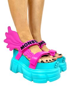 Funky Aesthetic, Yru Shoes, Lagoona Blue, Girly Shoes, Tokyo Fashion, Open Toe Shoes, Monster High Dolls, Gorgeous Shoes, Blue Sandals