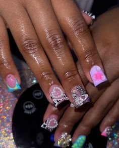 Short Designed Nails, Freestyle Duck Nails Short, Short Nail Set With Charms, Short Nails Acrylic Charms, Short Pink Freestyle Nails, Junk Nails Black Women, Shorties Nails With Charms, Colorful Short Acrylic Nails, Short Acrylic Nails Freestyle