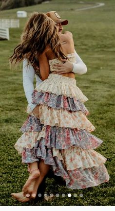 Fall Proposal Outfit, Farm Wife Aesthetic, Fall Engagement Photos Outfits, Proposal Outfit, Fall Photo Shoot Outfits, Southern Outfits, College Fits, Couple Photoshoot Poses