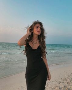 Black Dress On Beach, Beach Dress Pics, Black Dress Beach, Beach Dress Photoshoot, Travel Buddies, Beach Pictures Poses, Beach Photography Poses, Photography Posing Guide