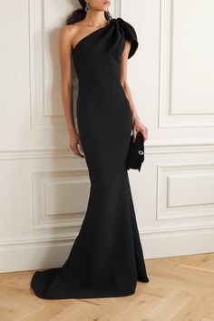 MATICEVSKI Accompany One Shoulder Statement Trail Gown - We Select Dresses Elegant Dresses Dinner, Lawyer Style, Black Gowns, Super Mama, Dresses Dinner, Evening Style, Fancy Wedding, Fashion Gowns, Military Ball