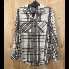 New With Tag Black, Gray, Pink And White Plaid Sanctuary Boyfriend Button Down Shirt Size Small Length - About 28" In The Front And 29" In The Back Pit To Pit - Approximately 20" Casual White Flannel Shirt With Button Closure, White Button-up Flannel Shirt For Spring, White Button-up Flannel Shirt, Spring White Button-up Flannel Shirt, Plaid Button-up Shirt For Daywear, Pink And White Plaid, Luxury Plaid Button-up Top, Relaxed Fit Plaid Button-up Blouse, Classic Gingham Flannel Button-up Shirt