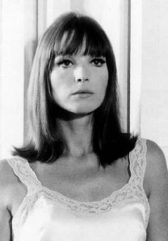 Midi Haircut, Elsa Martinelli, Bangs Wavy Hair, 60s Hair, 70s Hair, Italian Beauty, Spring Hairstyles, Vintage Glamour