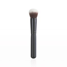 The absolute perfect brush for applying our ALL IN ONE Coconut Cream Foundation. It's round, vegan top helps to apply product precisely and allows you to buff and blend for an airbrushed, even glow. May also be used for powder foundations. Allows for build-able coverage. Bamboo Brush, Healthy Lips, Natural Eyeshadow, Cream Foundation, Kabuki Brush, Facebook Style, Blending Brush, Beauty Oil, Mineral Powder