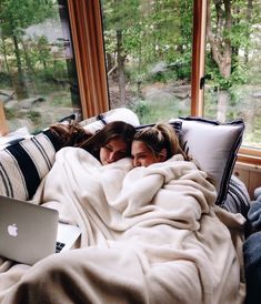 VSCO - summervybes Cute Photos To Recreate With Friends, Cute Best Friend Pictures At Home, Bff Asethic, Friendship Asethic, 2 Bff Pictures, Amigas Aesthetic, Bff Sleepover, Friendship Goal, Bsf Goals