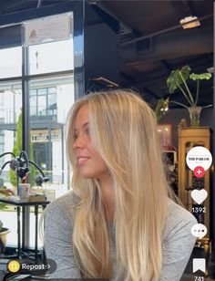 Hair Inspo Color Honey Blonde, Medium Length Blonde With Layers, Honey Blonde Summer Hair, Blonde Hair Full Head Highlights, Honey Blonde Balayage On Blonde Hair, Blonde Scale, Haircut Long Blonde Hair, Long Blonde Hair With Layers Highlights, Blonde Front Layers