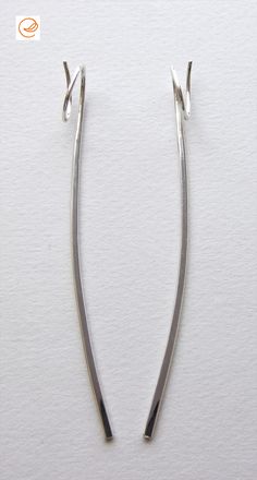 Edith Toledano | Sterling Silver Thick Extra Long Wire Earrings, Gauge Earrings for 18ga Piercing, Contemporary Minimalist Wedding Earrings, Bridal Earrings, Silversmith Jewelry | #SterlingSilverEarrings #ExtraLongEarrings #LongEarrings #WireEarrings #GaugeEarrings #18gaPiercing #ContemporaryEarrings  #MinimalistEarrings #WeddingEarrings #BridalEarrings #SilversmithJewelry #SilversmithEarrings #EdithToledano #Etsy Minimalist Wedding Earrings, Wire Earrings Handmade, Diy Wire Earrings, Jewellery Wire, Gauged Earrings, Sterling Jewelry, Contemporary Jewelry