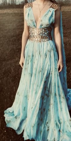 Fantasy Greek Dress, Greek Formal Dress, Greek Core Aesthetic Outfits, Summer Court Aesthetic Dress, Dorne Inspired Dresses, Greek Gowns Goddesses, Summer Goddess Outfit, Greece Inspired Dress, Ethereal Goddess Dress