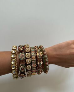 Indian Bracelets Gold, Indian Bangles Aesthetic, Indian Jewellery Aesthetic, Bracelet Product Photography, Indian Jewelry Aesthetic, Indian Bangles Gold, Bangles South Indian, Bangles Aesthetic