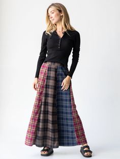 Boho Bottoms, Skirt Grunge, Maxi Skirt Fall, Flannel Skirt, Holiday 2024, Flannel Men, Colorful Skirts, Mixed Prints, Effortless Outfit