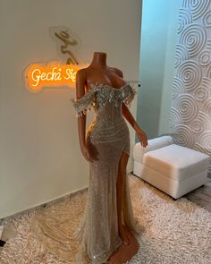 Custom made for a princess. 😍🔥 🩶Have you booked yet? #prom2025 is Open!🪡 Having trouble finding custom dresses that flatter your body? All you need to do is bring your idea/inspiration & I’ll customize that into reality. @gechisignature is here to make you look fabulous. For inquiries, send a DM or Email📨 gechisignature@gmail.com Be sure to follow @gechisignature for more fashion tea😍watch us create magic 🪄 #promdressforsale #customdesigner #prom2025 #corsetdress #promdresses #promdesigner... Matric Dance Dresses Ideas Unique, Exotic Prom Dresses, Dress Sweet 16, Cheap Prom Dresses Online, Matric Dance, Prom Inspo, Sparkly Prom Dresses