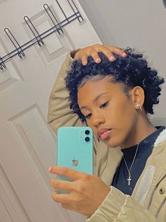 Big Chop Natural Hair Oval Face, Big Chop Inspiration, Big Chop Natural Hair, Natural Haircuts, Cabello Afro Natural, Short Natural Curly Hair, Shaved Hair Designs, Natural Hair Short Cuts