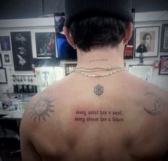 #tattoos #tattoosformendesign #maletattoos #tattoosofinstagram #tattoo #tattooideasformen #tattooquotes #tattooquotesmen #aesthetic #aestheticquotes #quotes #xyz Backpiece Tattoo, Clever Tattoos, Back Tattoos For Guys