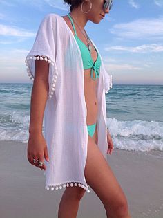 Hoi! Ik heb een geweldige listing gevonden op Etsy https://www.etsy.com/nl/listing/229693472/beach-cover-up-coverup-with-pom-poms Olive Green Bathing Suit, Casual Swimwear, White Beach Cover Up, Green Bathing Suits, Outfit Upgrade, Beach Kimono, Costume Intero, Summer Boho