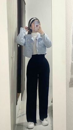 Stylish Office Wear Women, Simple Europe Outfits, Mid Size Leggings Outfit, Fresa Outfit Ideas, Ofnis Casual, Inspo Outfits Invierno, Outfits Aesthetic Invierno, Outfits Invierno Aesthetic, Ootd Buchifresa