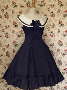 WHY AREN'T THERE ADORABLE DRESSES LIKE THIS EVERYWHERE? Argggg Robes Vintage, Linnet, Lolita Fashion, Kawaii Fashion, Japanese Fashion