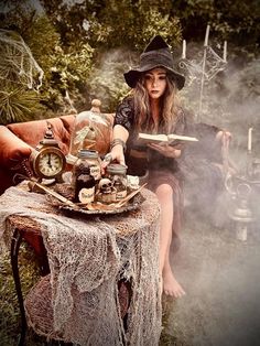 Fantasy Photoshoot Ideas, Witch Photoshoot Ideas, Witches Lair, Magick Crafts, Witch Photoshoot, Witch Photos, Witch Costumes, Party Photoshoot, The Witches