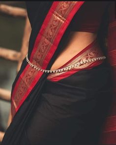 Black Saree Traditional, South Indian Saree Aesthetic, Red Saree Black Blouse, Black Saree Aesthetic, Core Aesthetics, Saree Wearing Styles, Sarees For Girls, Saree Wearing, Simple Saree Designs