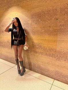 Kiki Boots Outfit Black Women, Black Baddies Outfit, Kiki Boots, Leather Mini Skirt Outfit, Platform Boots Outfit, Stockings Outfit Classy, Slides Outfit, Black Boots Outfit