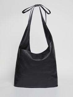 Slouchy Leather Tote, Fashion Week Outfit Ideas, Bag Png, Sacs Tote Bags, Fashion Week Outfit, Sustainable Bag, Strappy Sandals Flat, Strappy Flats, January 2024