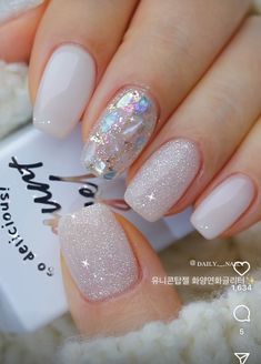 Neutral Nail Designs With Glitter, Bb Cream For Acne Prone Skin, Winter Nails Dipped, Regular Nail Polish Designs, Soft Acrylic Nails, Dip Powder Nails Design Ideas, Opalescent Nails, Ideas Uñas, Makeup Aesthetic