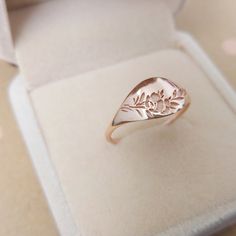 Vintage style floral ring for women, Gold flower signet ring, Unique Gold wedding ring, 14k gold wed Wax Carving Ring, Signet Wedding Ring, Unique Gold Wedding Rings, Wedding Band And Engagement Ring, Jesus Ring, Christmas Wishlist 2022, Floral Wedding Band, Flower Wedding Band, Ring For Women Gold