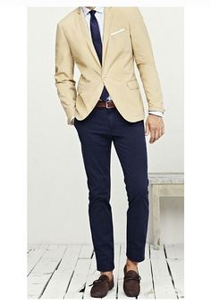 Casual Fashion Terno Slim Fit, Vertical Striped Dress, Style Gentleman, A Man In A Suit, Man In A Suit, Navy Chinos, Beige Blazer, Blazer Beige, Sharp Dressed Man