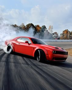 Red Dodge Challenger, Srt Challenger, 2023 Mclaren, Cars Mclaren, Demon 170, Hellcat Redeye, Challenger Hellcat, Dodge Challenger Hellcat