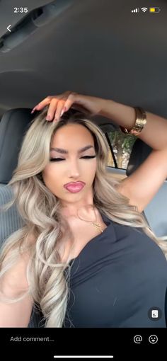 Honey Blonde Hair On Mexican Women, Ash Blonde Full Head Highlights, Blond Hair For Brown Skin, Blonde Hair On Latinas, Bleach Blonde Hair With Dark Roots, Blonde Hair Latina, Mexican With Blonde Hair, Blonde Hair Color Ideas For Fall Winter Balayage