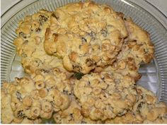 several cookies are on a glass plate and ready to be eaten