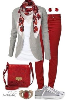 Mode Over 50, Tennis Shoes Outfit, Mode Casual, Red Pants, Converse Sneakers, Grey Shirt, Fashion Mode, Work Attire