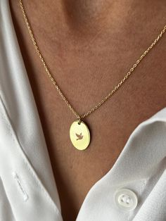 🕊️ Embrace Freedom and Grace with Our Bird Necklace 🕊️ Celebrate the elegance of nature with our exquisite Bird Necklace, meticulously crafted from premium 925 sterling silver and adorned with enchanting 14k gold plating. This necklace captures the beauty and freedom of birds in a stunning and delicate design. 🌟 Key Features: Meticulously designed pendant resembling a graceful bird in flight Crafted from gleaming 925 sterling silver and adorned with exquisite 14k gold plating Available in Gold, Rose Gold, and Silver finishes Choose from adjustable chain lengths of 16, 18, or 20 inches, each accompanied by a 2-inch extender 🕊️ Why Choose Our Necklace? Our commitment to exceptional quality and craftsmanship is evident in every aspect of this necklace, from the intricately crafted bird pe Elegant Charm Necklace In Recycled Gold As A Gift, Elegant Charm Necklace In Recycled Gold For Gifts, Elegant Recycled Gold Charm Necklace For Gift, Elegant 14k Gold Birth Flower Charm Necklace, Yellow Gold Oval Charm Necklace As Gift, Yellow Gold Oval Charm Necklace Gift, Elegant 14k Stamped Charm Necklaces As Gift, Delicate Recycled Gold Necklace Gift, Delicate Recycled Gold Necklace For Gift