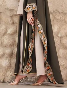 Ramadan 2025 Fashion, Muslim Fashion Dress Modern, Classy Outfits For Women, Womens Trendy Dresses, Winter Fashion Outfits Casual, Abaya Designs