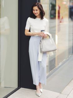 Uniqlo Women Outfit Casual, Uniqlo Lookbook, Formal Outfits For Women, White Dress Outfit, Casual Attire For Women, Fashionable Work Outfit, 일본 패션