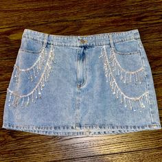 Beautiful And Fun Bedazzled Denim Skirt. Gem Details Shimmer In The Light. Size Large, Brand New Without Tags Check Out The Matching Top For A Beautiful Set! Rhinestone Denim Skirt, Bedazzled Denim Skirt, Bedazzled Clothes, Jewel Jeans, Bedazzled Denim, Bedazzled Stuff, Bedazzled Top, Hero Outfits, Selena Q