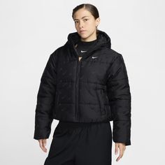 Bring on the cold. With a water-repellent finish and tech that works with your body's natural heat, this roomy jacket is ready to help keep you dry and warm. Nike Puffer Jacket, Nike Puffer, Women Lifestyle, Black Nike, Black White Fashion, Plus Size Swimwear, Outerwear Coats, Fur Jacket, Nike Sportswear