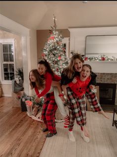 Christmas Bucket, Preppy Christmas, Shotting Photo, Cosy Christmas, Christmas Feeling, Christmas Inspo