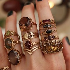 Vintage Ring Stack, Gold Treasure, Brown Rings, Estilo Hippie, Moda Vintage, Jewelry Inspo